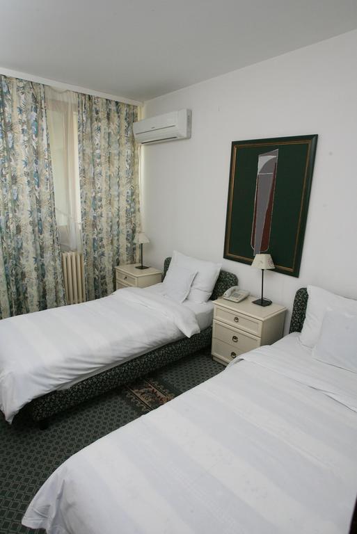 Hotel Radmilovac Belgrad Zimmer foto